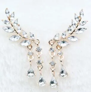 Женские серьги гвоздики с крыльями ангела стразы инкрустированные сплав