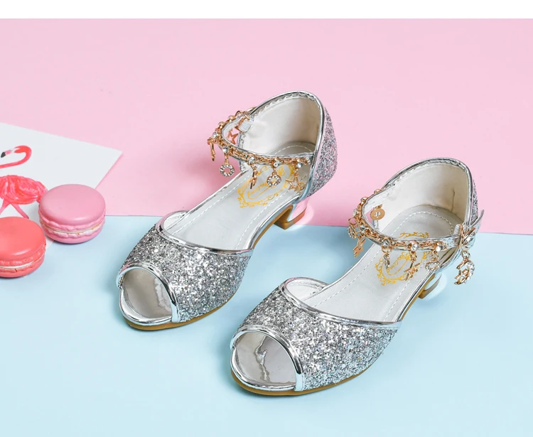 Сандалии с широко открытым носком для девочек; коллекция года; сезон лето; обувь маленькой принцессы на высоком каблуке; модная детская обувь с кристаллами