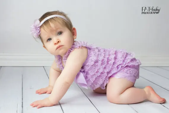 Милый детский кружевной комбинезон лавандового цвета для маленьких девочек