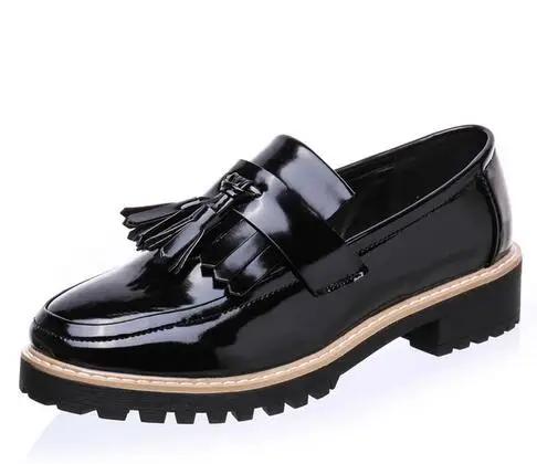 2017 Женщины Поскользнуться на Мокасины Обувь Лакированная Кожа Башмаки Fringe