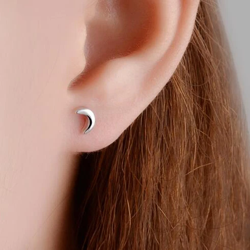 

Moon And Star Stud Earrings Female Models Wild Fashion Jewelry Retro Cute Super Flash Jewelry Wholesale