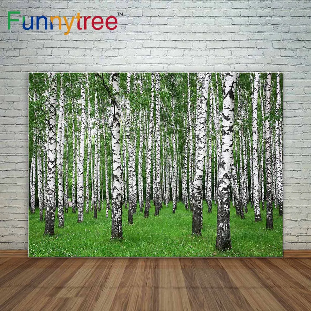 Funnytree красивый шведский летний пейзаж с прямыми березовыми деревьями в зеленой