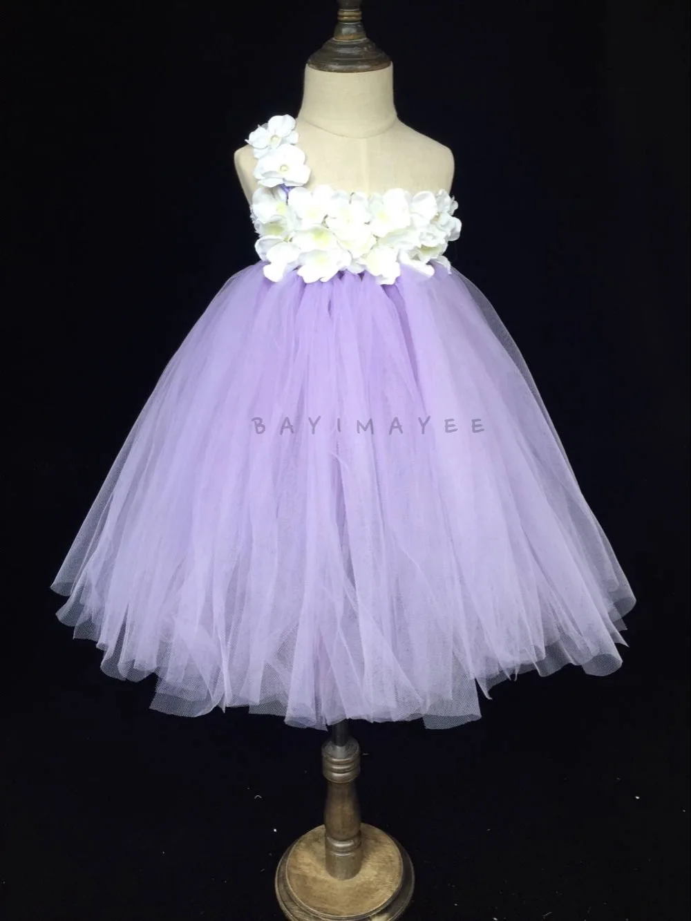 Girls Lavender Tulle Tutu Dress Kids Single Shoulder Ball Gown with White Flowers Children Wedding Party Costume Dresses |