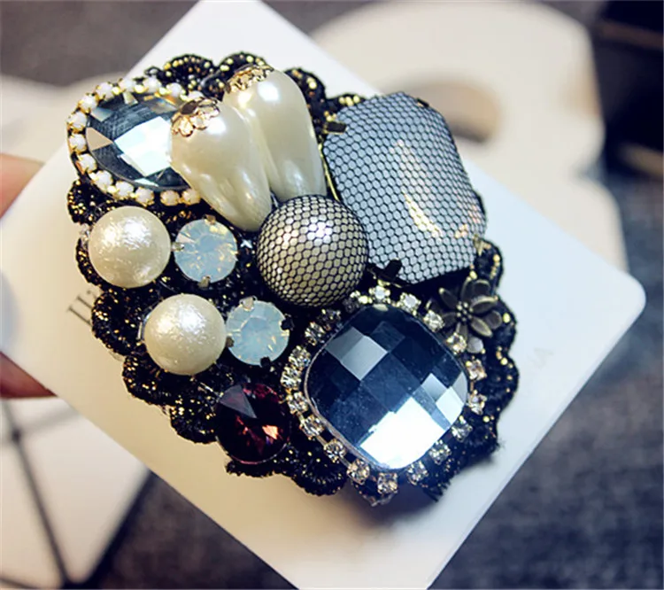 Смешанные стили туфли на высоком каблуке Сумочка подвесные броши булавка ручной