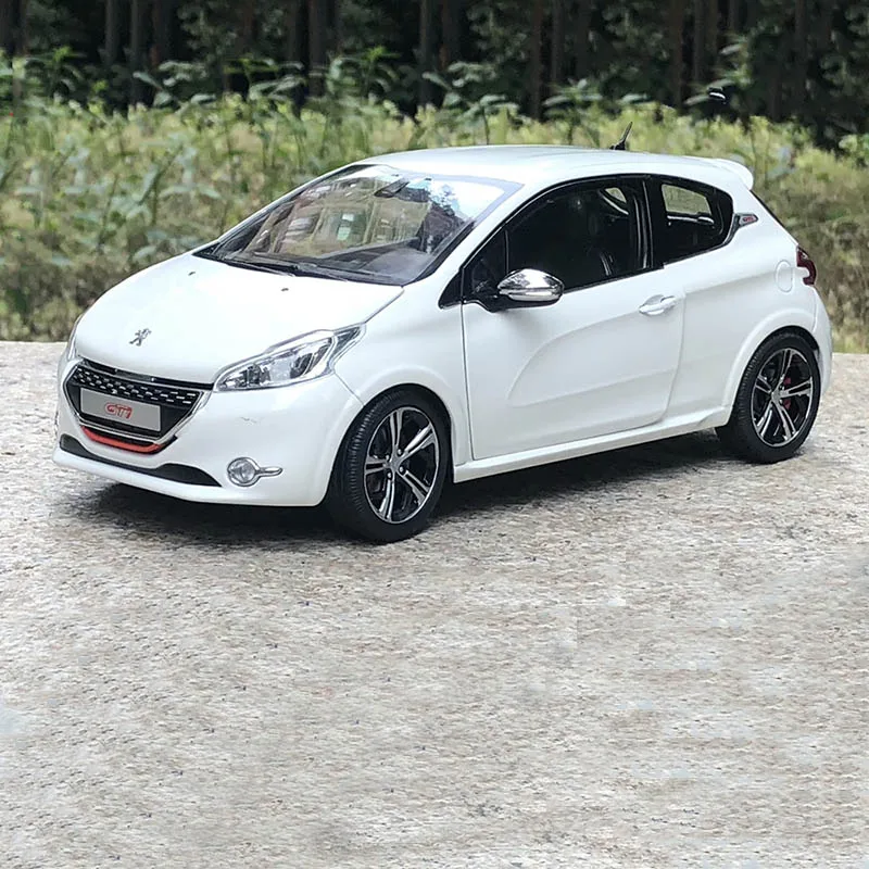 1/18 peugeot 208 GTI литые под давлением металлические Литые автомобили Коллекция игрушек Модель автомобиля игрушки для взрослых детей
