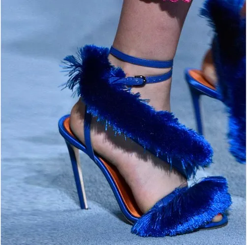 

Туфли-лодочки на высоком каблуке с открытым носком