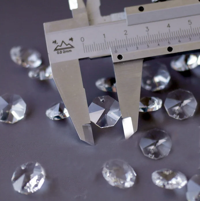 Высокое качество прозрачные Восьмиугольные бусины 2000 шт. в одном отверстии