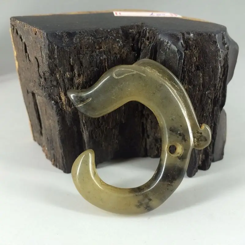 Китайский древний нефритовый чистый ручной резьбы подвеска в форме зверей| |