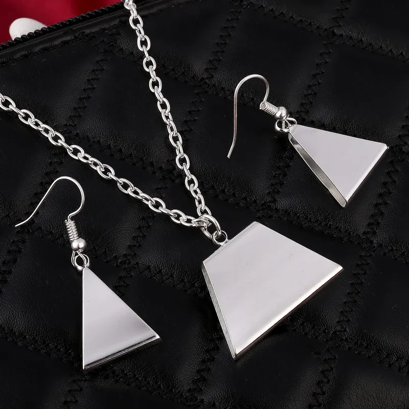 Комплект из колье и серёг с серебряным покрытием|set porcelain|set fishsets |