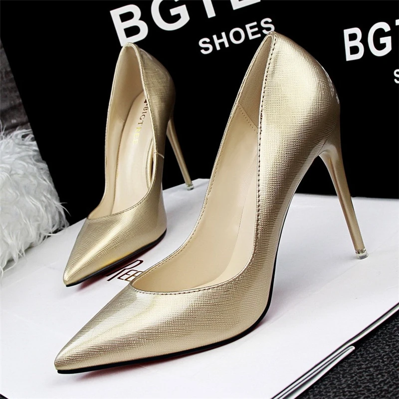 Европейской и американской моды контракт с закрытым острым носком пикантные