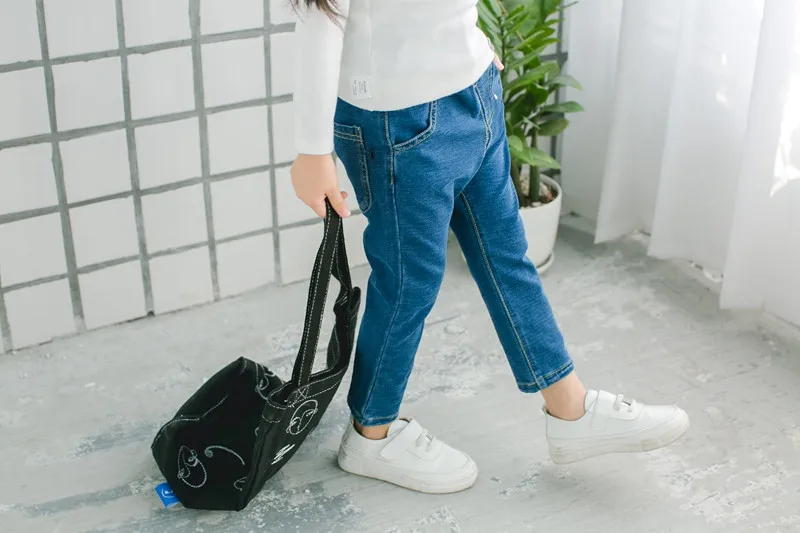 2018 Новое поступление весенние Мягкие вязаные джинсы для маленьких девочек