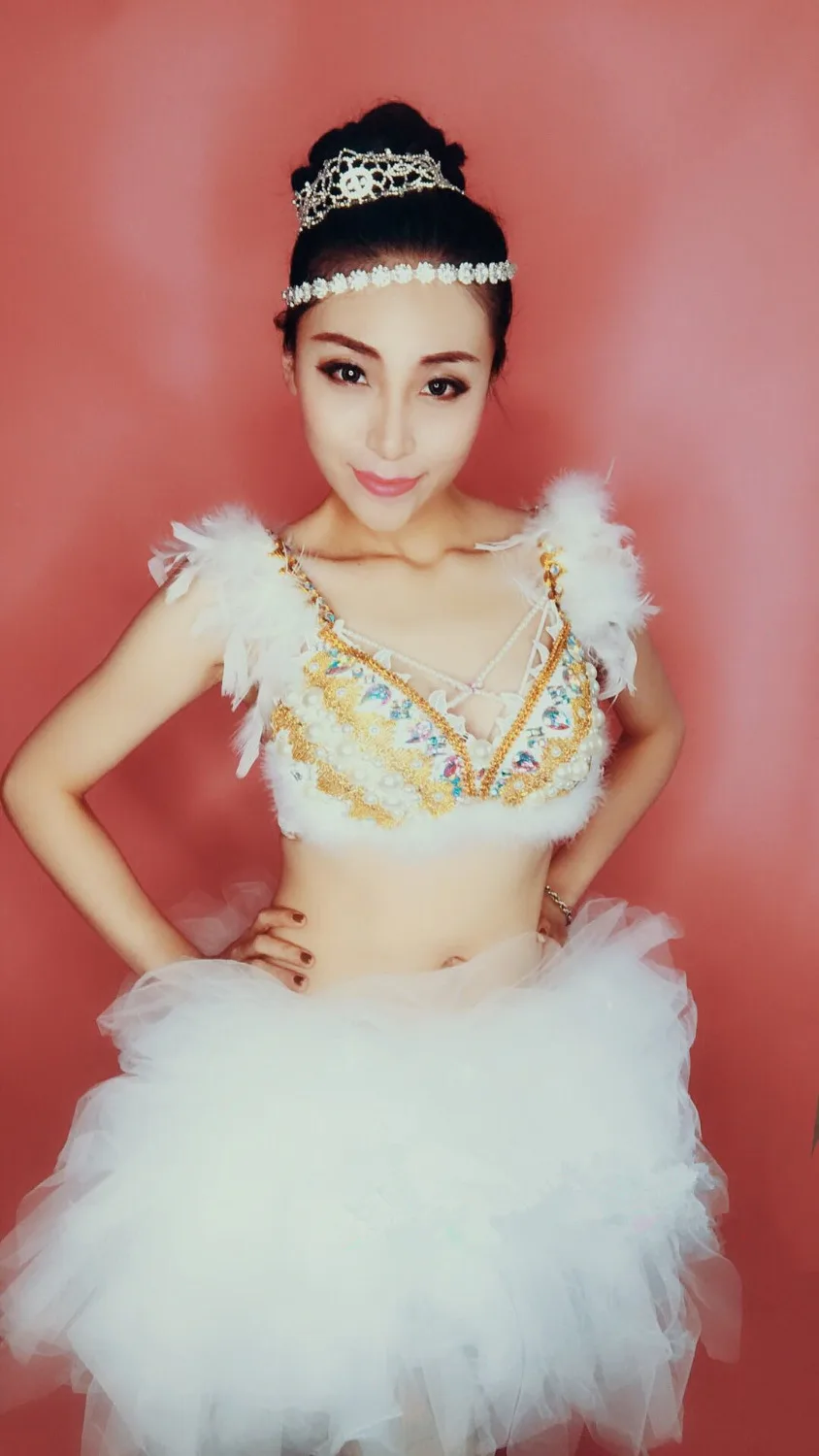 

Sparkly Crystals Stones Bikini White Pearls Bra Skirts Nightclub DJ Female Singer Stage Outfit Sexy Party Catwalk Show Costume