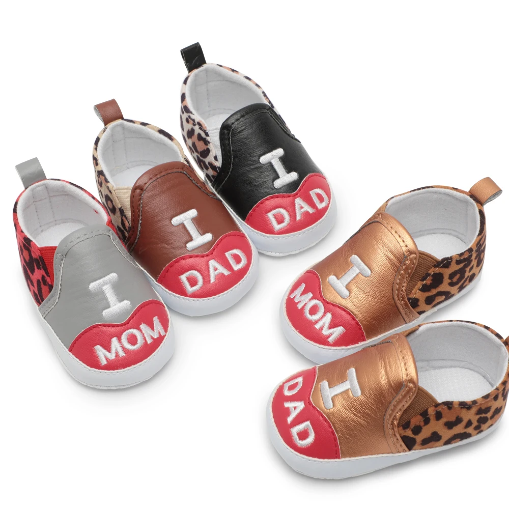 Всесезонная новая обувь для малышей с леопардовым принтом I Love Mom And Dad на мягкой