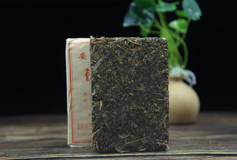Китайский чай Baishaxi / Anhua Темный чай с золотым цветком Fu Brick 300 г