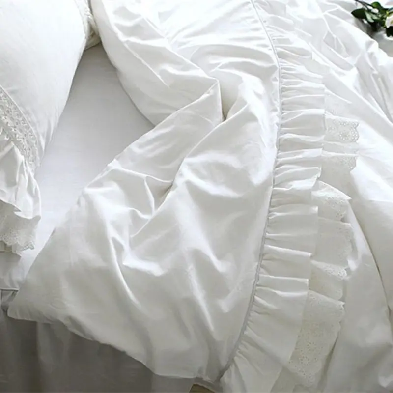 Роскошный комплект постельного белья с вышивкой кружевной пододеяльник