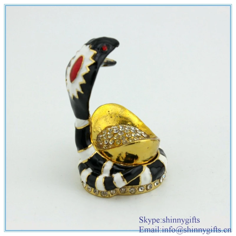 Шкатулка для ювелирных изделий в форме змеи с кристаллами | Дом и сад