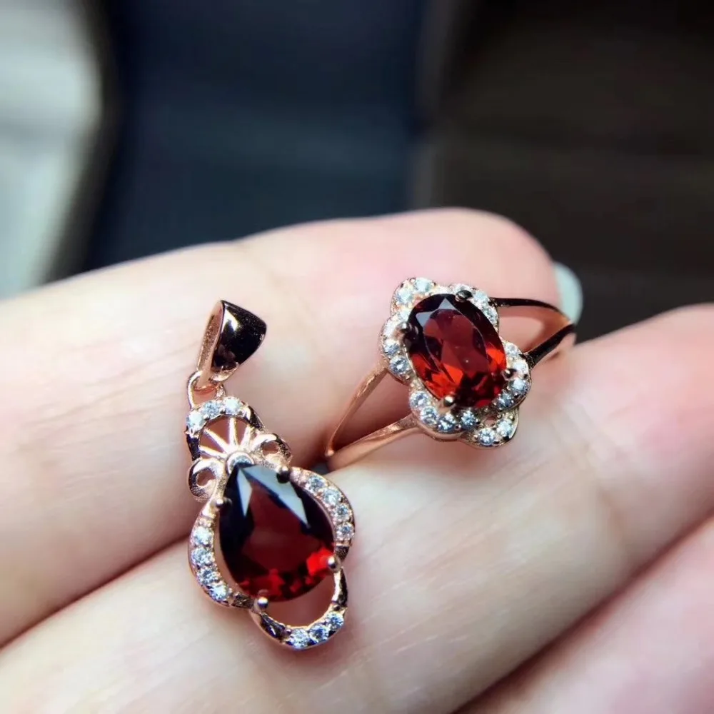Женский ювелирный комплект из серебра 925 пробы с натуральным гранатом | Украшения