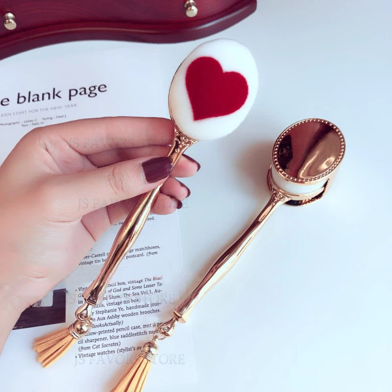 

Free shipping 4pcs Court style foundation brush Wedding Birthday Christmas event party favors as Bridesmaid bride gift
