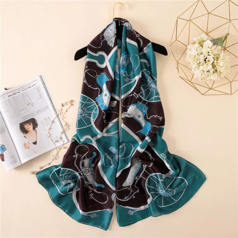 Classic horse silk scarves female 2018 new summer thin scarf wild sunscreen shawl air conditioning |