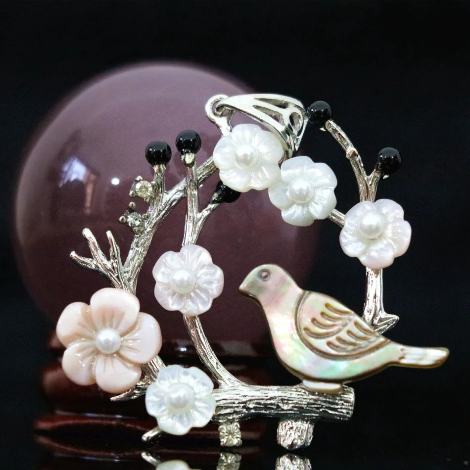 

44x47mm Natural Abalone White Mother Flower Bird Shell Women's Accessories Necklace Pendant Silver-color Purfle Jewelry B1151