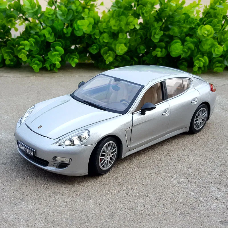 1:18 Модель спортивного автомобиля из сплава для Porsc Panamera с управлением на рулевом колесе, рулевое колесо для детей - Цвет: Серебристый