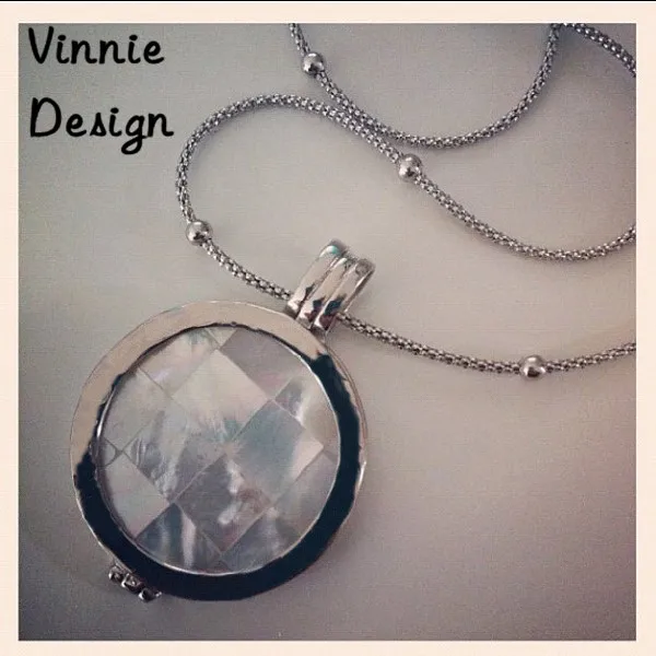 Ожерелье с подвеской в виде монетки Vinnie 33 мм|designer necklace|necklace designerpendant necklace |