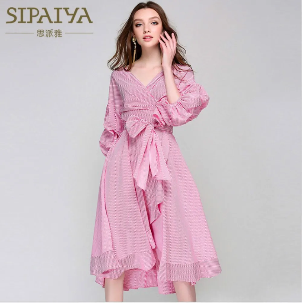 Женское вечернее платье в полоску розовое или синее свободное средней длины с