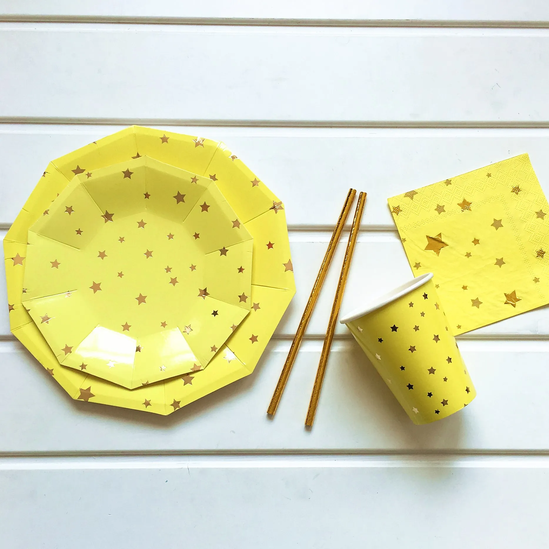 Pentagram / Star Star Theme Disposable Tableware Sets Party Plates Cups Paper Straws Birthday Party Decorations Party Supplies