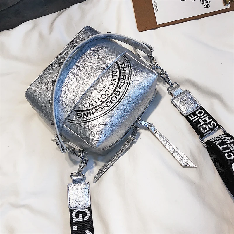 сумка женская заклепки маленькая через плечо белые мягкие кожаные сумочки сумки