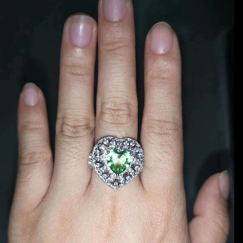 

Huitan Vintage Ring with heart shaped Silver Plated Women's Luxury Jewelry Special Wedding Anniversary Rings for Lover