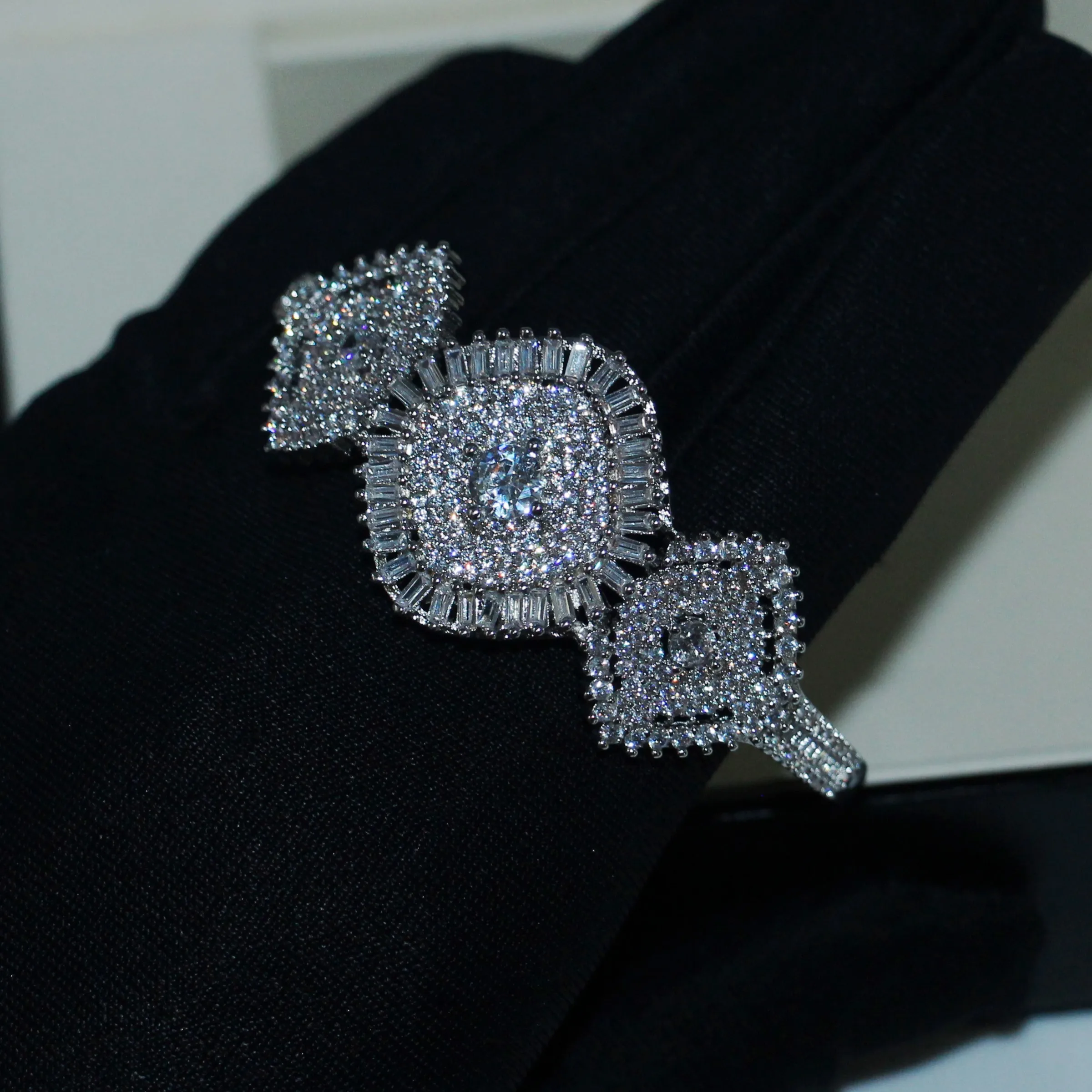 

Stunning Luxury Jewelry 925 Sterling Silver Shinning Full 5A Cubic Zirconia Eternity Women Wedding Crown Bridal Bangle Gift