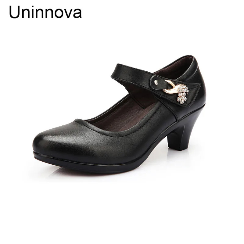 

Туфли-лодочки Mary Jane; ботильоны из натуральной кожи на среднем каблуке с украшением в виде кристаллов; обувь черного цвета для работы; Innova; обувь с закрытым верхом; WP075-1