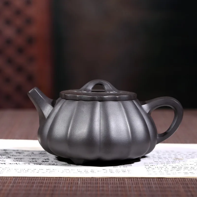 

authentic masters all hand undressed ore black mud jin wen stone gourd ladle pot of kung fu tea Wu Hongying the teapot