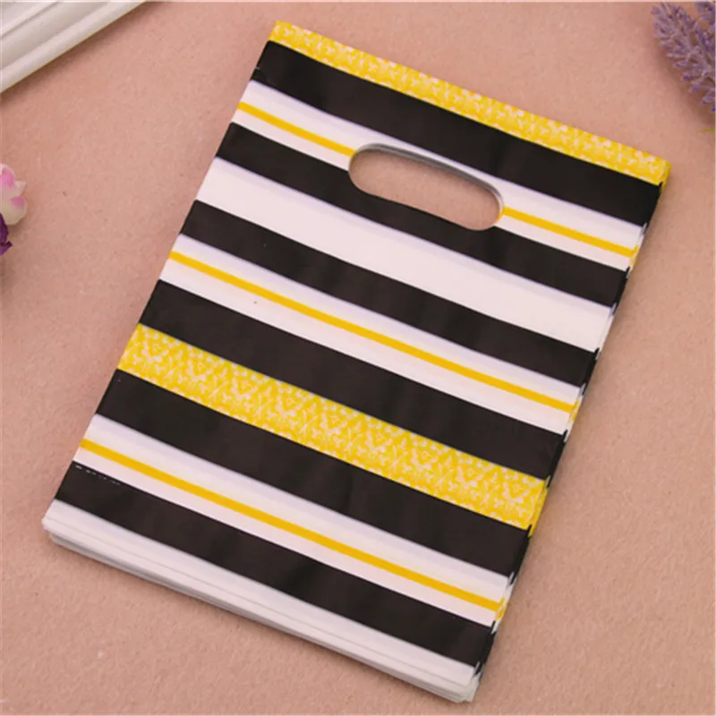 

2021 Новый дизайн Оптовая Продажа 100 шт./лот 15*20 см Роскошная Европейская упаковка пластиковые сумки для покупок с ручками