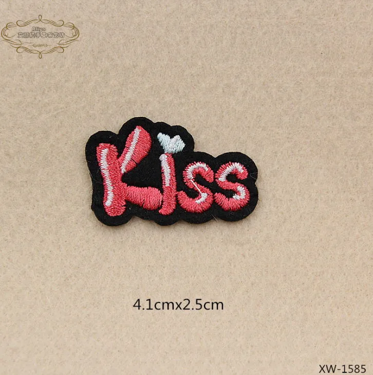 1 шт. розовое сердце Рок Поцелуй Эй слова вышитые утюгом нашивки тканевые