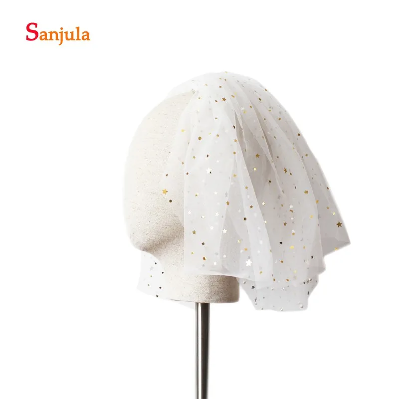 Короткая вуаль белая с расческой золотая блестящая звездочка длина плеч