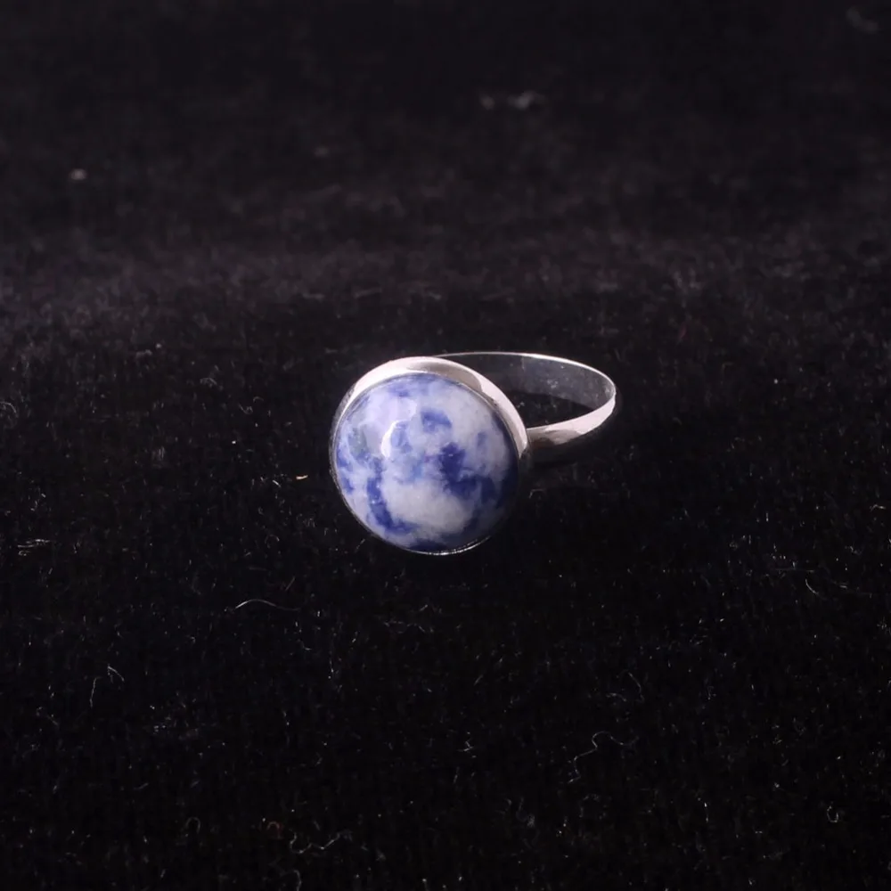 Кольцо женское из авантюрина и кальдалита с кристаллами кварца диаметром 12 мм |