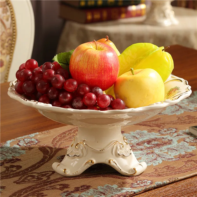 

European fruit dish towel box ashtray fruit set the living room living room table three sets of luxury decoration