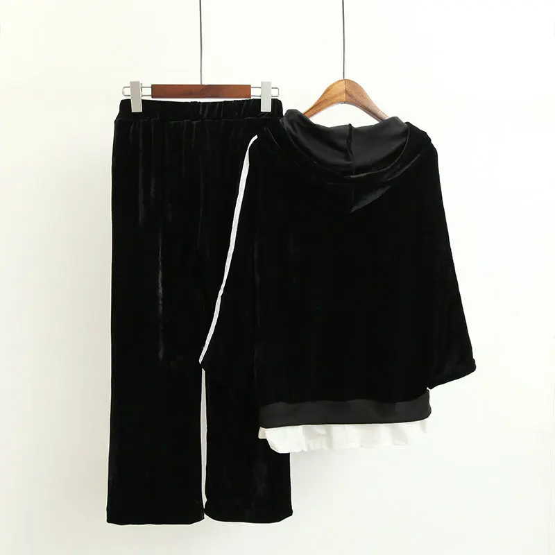 Женский вельветовый костюм из двух предметов свитер в полоску с капюшоном и