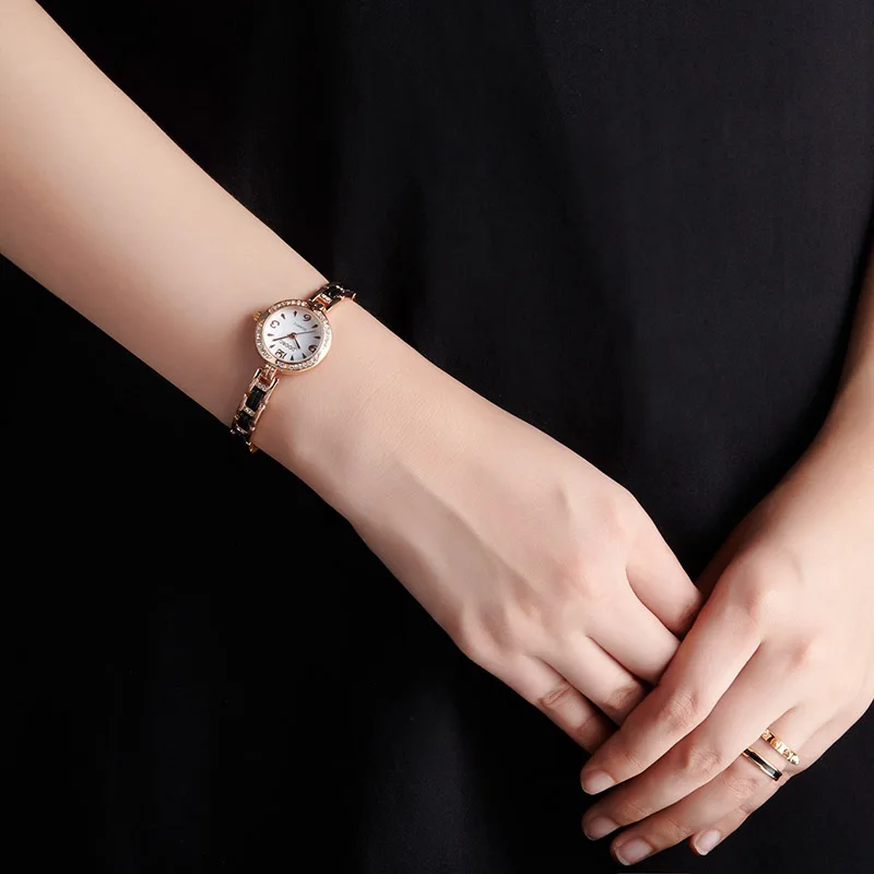 

Fashion luxury brand Women's Bracelet Watches casual ladies quartz watch Alloy Crystal Wristwatch Gift Gold Dress Relojes mujer