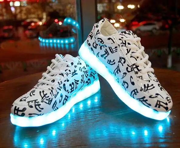 Комплект одежды для маленьких девочек и мальчиков светодиодный светильник