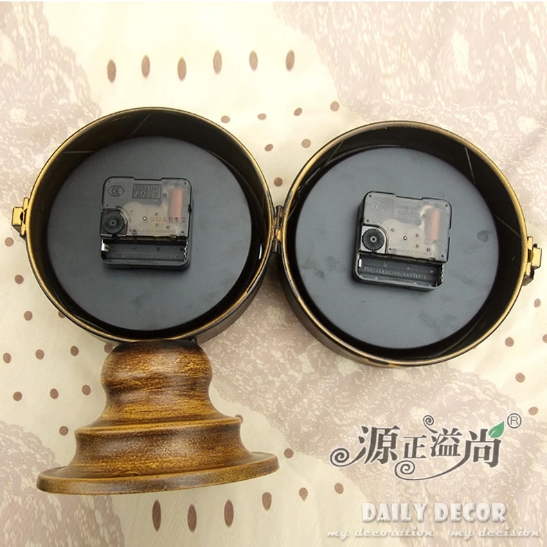 Винтажные металлические двухсторонние настольные часы High Q старые на кронштейне