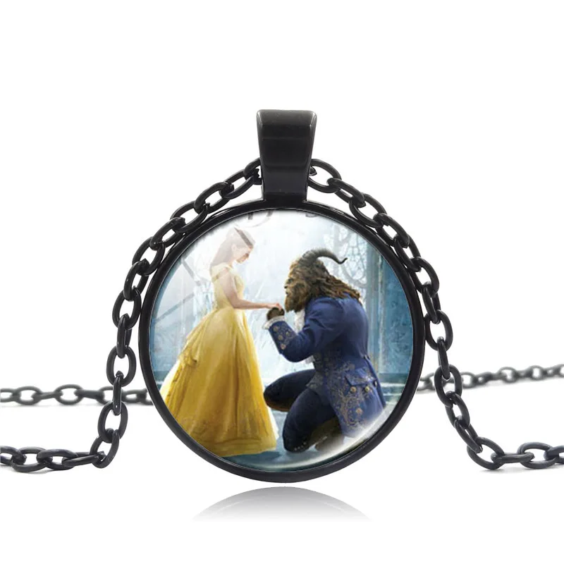 Старинные ювелирные изделия красоты и с рисунком из мультфильма Красавица