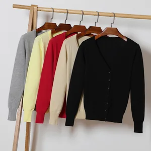 Женский трикотажный кардиган с V-образным вырезом и длинным рукавом