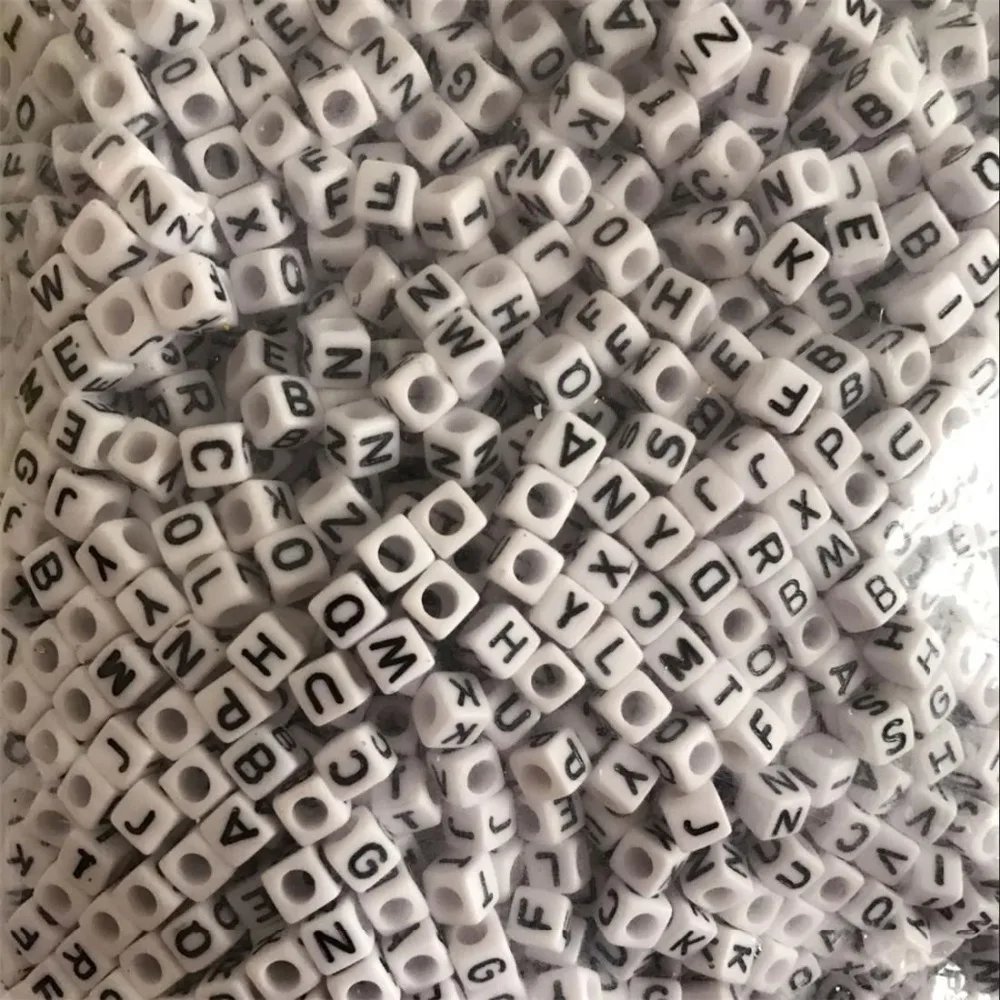 Высококачественные черные/белые бусины 6 мм Смешанные акриловые квадратной