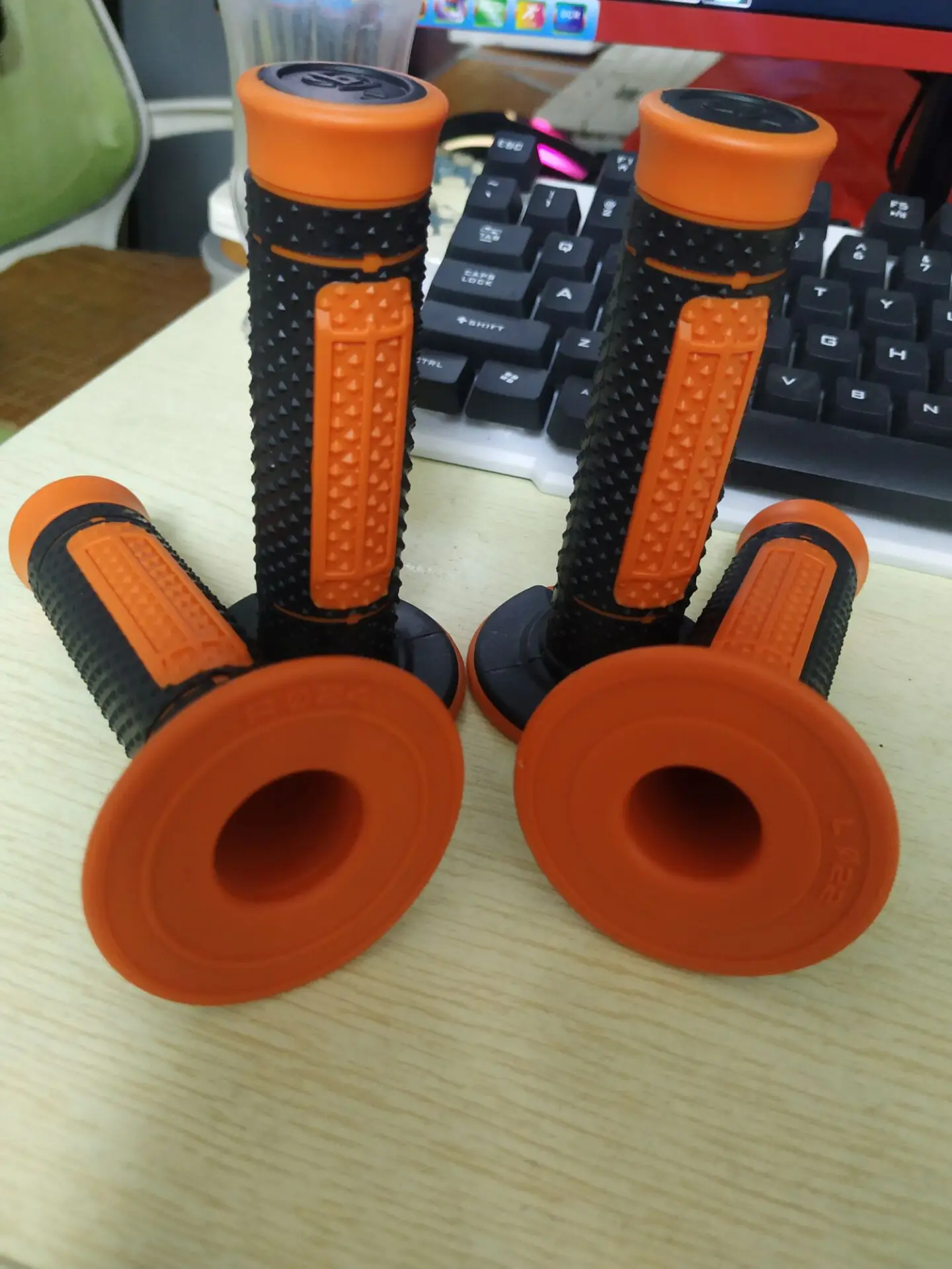 Резиновая рукоятки Грипсы для мотоцикла KTM SMC smcr EnduRo R MCR Duke 640 LC4 Supermoto 990 AdventuRe |