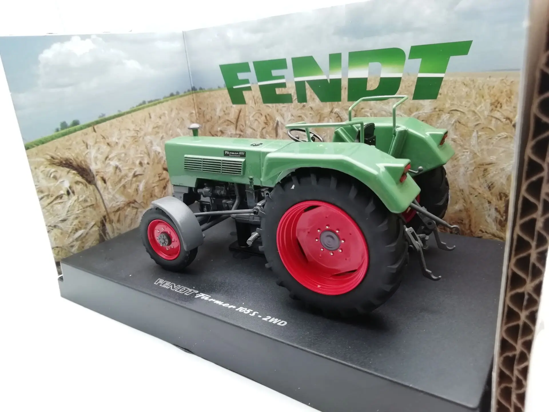 Сельскохозяйственные тракторы UH 5276:32 Fendt фермер 105 S модель автомобиля из сплава