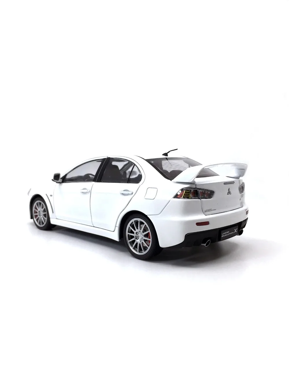 1/18 масштаб 1:18 Mitsubishi Lancer EVO X белая литая модель автомобильных дверей открытое