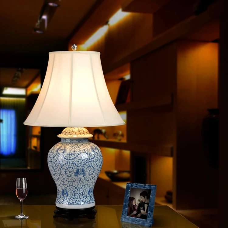 Jingdezhen большая ручная роспись сине белая фарфоровая настольная лампа в китайском