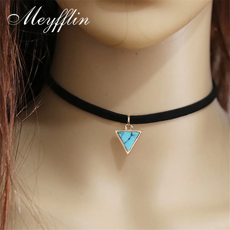 Женское бархатное колье-чокер в стиле панк черное колье с треугольным